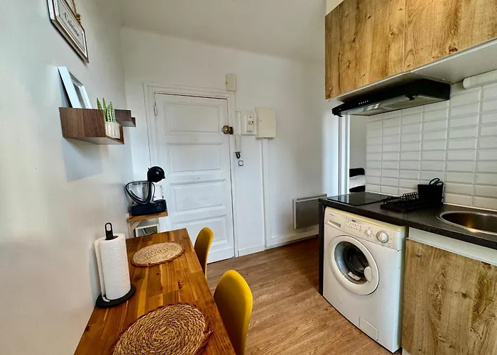 Lumineux Avec Balcon - Calme Et Ideal *