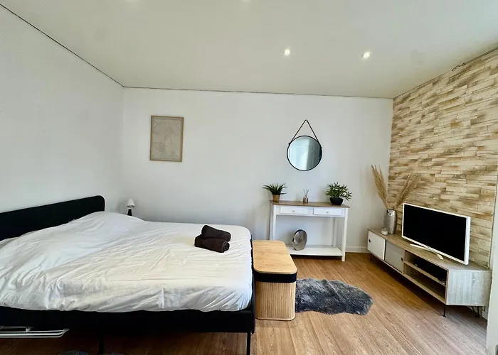 Lumineux Avec Balcon - Calme Et Ideal Apartment *